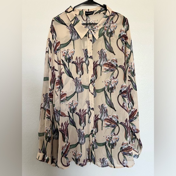 Pretty Little Thing Button Up Top - Picture 1 of 5